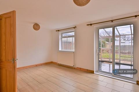 3 bedroom semi-detached house to rent, Greywell Avenue, Southampton, SO16