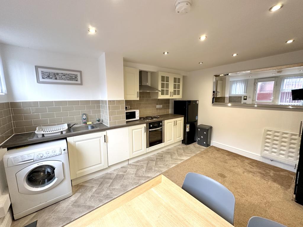 Apartment in LEEDS - View 2