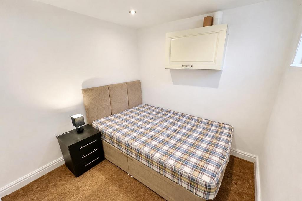Apartment in LEEDS - View 5