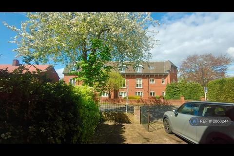 3 bedroom terraced house to rent, Hale, Altrincham, WA15