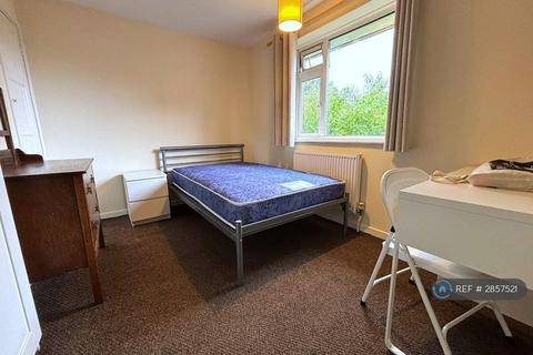 4 bedroom semi-detached house to rent, Wycliffe Road, Norwich, NR4