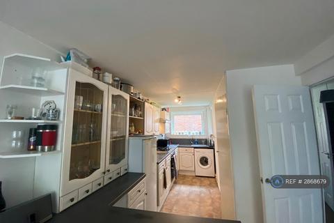 1 bedroom in a house share to rent, Ray Walk, London, N7
