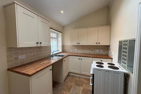 2 bedroom terraced house to rent, Rosslyn Street, York