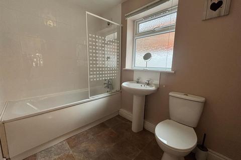 2 bedroom terraced house to rent, Rosslyn Street, York