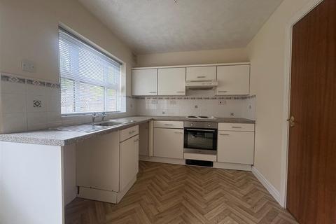 2 bedroom terraced house to rent, Bowling Green Croft, York
