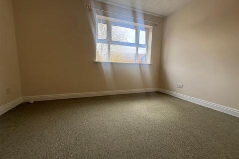 2 bedroom terraced house to rent, Bowling Green Croft, York