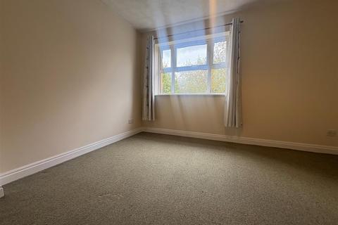 2 bedroom terraced house to rent, Bowling Green Croft, York