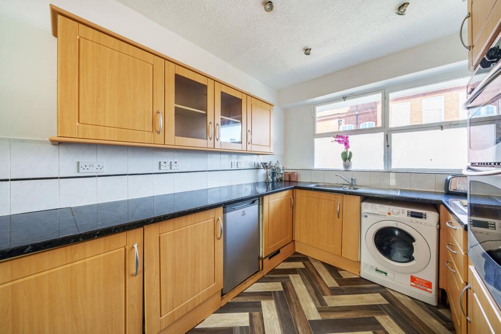 Apartment in London - More