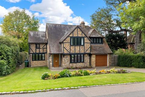 Pelhams Walk, Esher, KT10