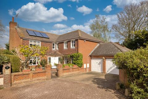 4 bedroom detached house for sale, Bridleway Gardens, Broadstairs, Kent, CT10