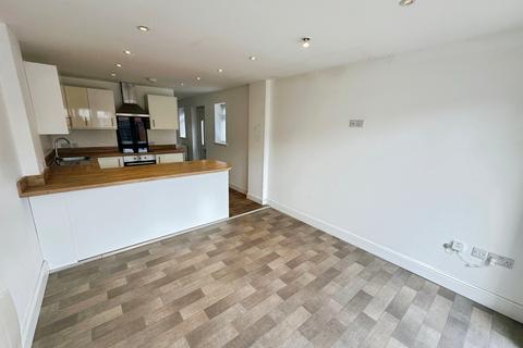 3 bedroom end of terrace house to rent, Knight Terrace, LINCOLN