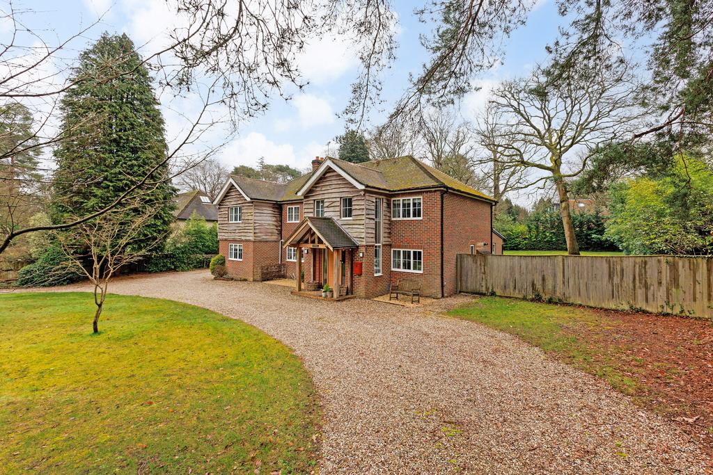 Gough Road, Fleet, GU51 5 bed house - £2,000,000