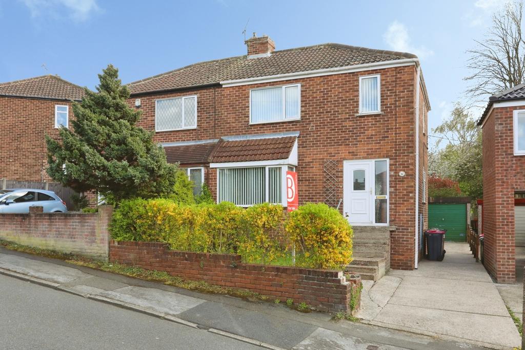 Spruce Avenue, Wickersley, Rotherham... 3 bed semi-detached house for ...