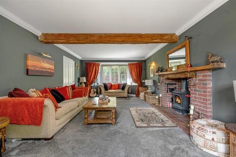 4 bedroom detached house for sale, Grantham Road, Bottesford