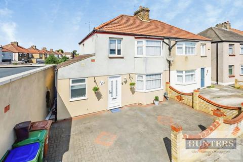 * PRICE RANGE £500,000 - £525,000 *