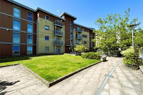 2 bedroom flat for sale, Kelvin Gate, Bracknell, Berkshire, RG12