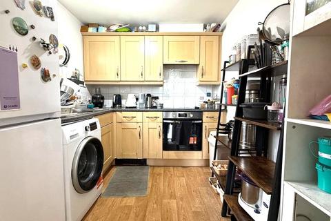 2 bedroom flat for sale, Kelvin Gate, Bracknell, Berkshire, RG12