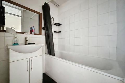 3 bedroom terraced house for sale, Hyde Close, London E13