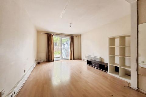 3 bedroom terraced house for sale, Hyde Close, London E13