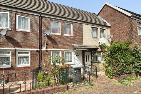 3 bedroom terraced house for sale, Hyde Close, London E13