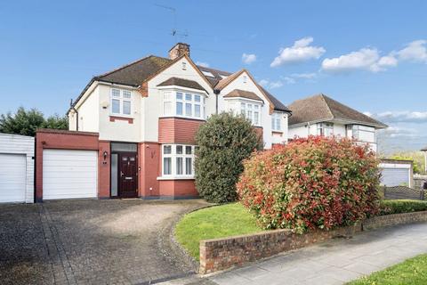 Lyncroft Avenue, Pinner