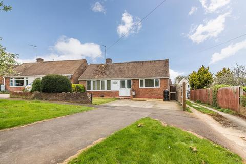 2 bedroom detached bungalow for sale, Elizabeth Rise, Banbury OX16 9LZ
