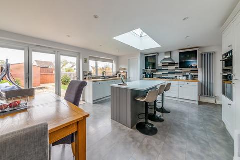 2 bedroom detached bungalow for sale, Elizabeth Rise, Banbury OX16 9LZ