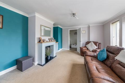2 bedroom detached bungalow for sale, Elizabeth Rise, Banbury OX16 9LZ