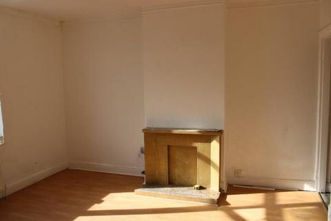 2 bedroom flat to rent, Attleborough Road, Nuneaton CV11