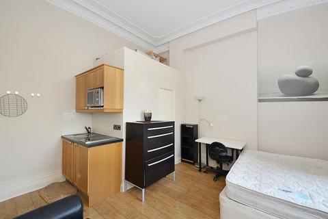 Studio to rent, Elvaston Place, South Kensington, London