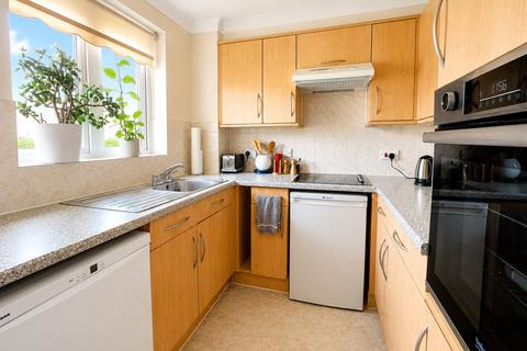 1 bedroom flat for sale, Culverley Road, London, SE6