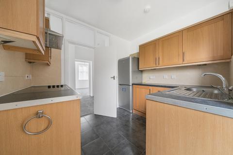 4 bedroom flat to rent, The Downs, Raynes Park, London, SW20