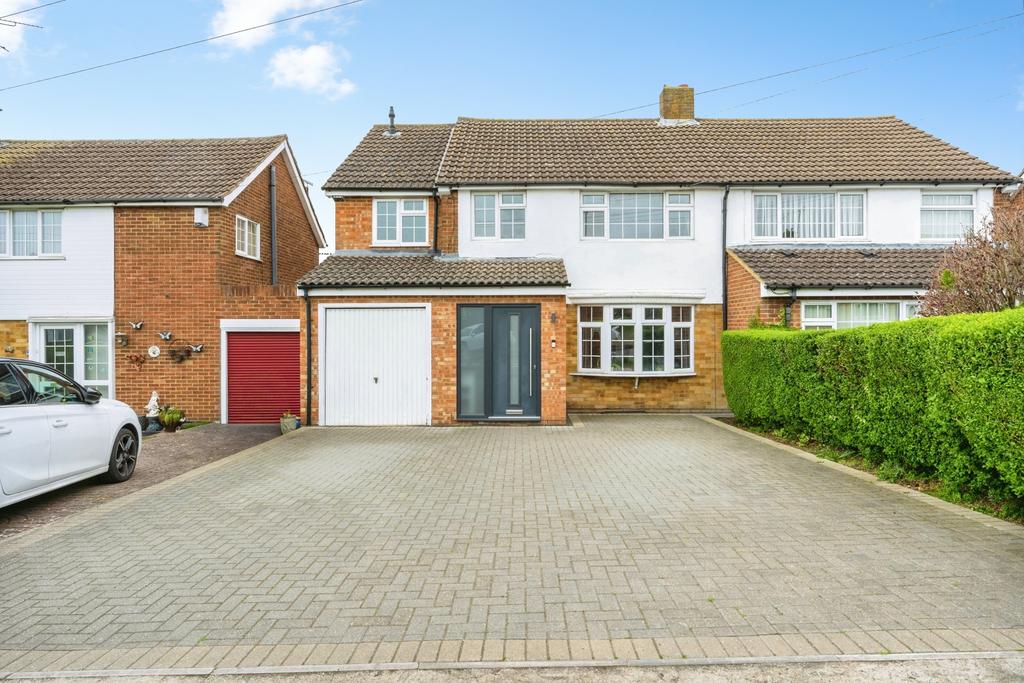 Grampian Way, Luton, LU3 3 bed semi-detached house for sale - £400,000