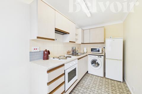 1 bedroom flat for sale, Kendal Gardens, Kempshott, Basingstoke, RG22