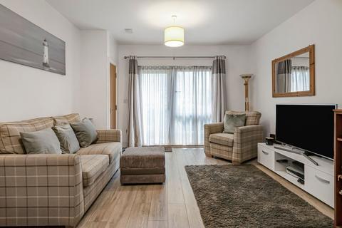 1 bedroom ground floor flat for sale, Magnolia House, Spelthorne Grove, Sunbury, TW16