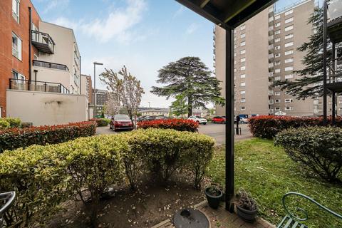 1 bedroom ground floor flat for sale, Magnolia House, Spelthorne Grove, Sunbury, TW16