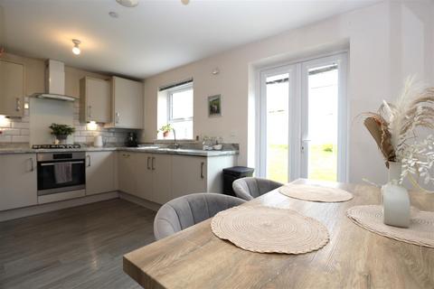 3 bedroom detached house for sale, 18 Cae Ffynnon, Cowbridge, Vale of Glamorgan, CF71 7FJ
