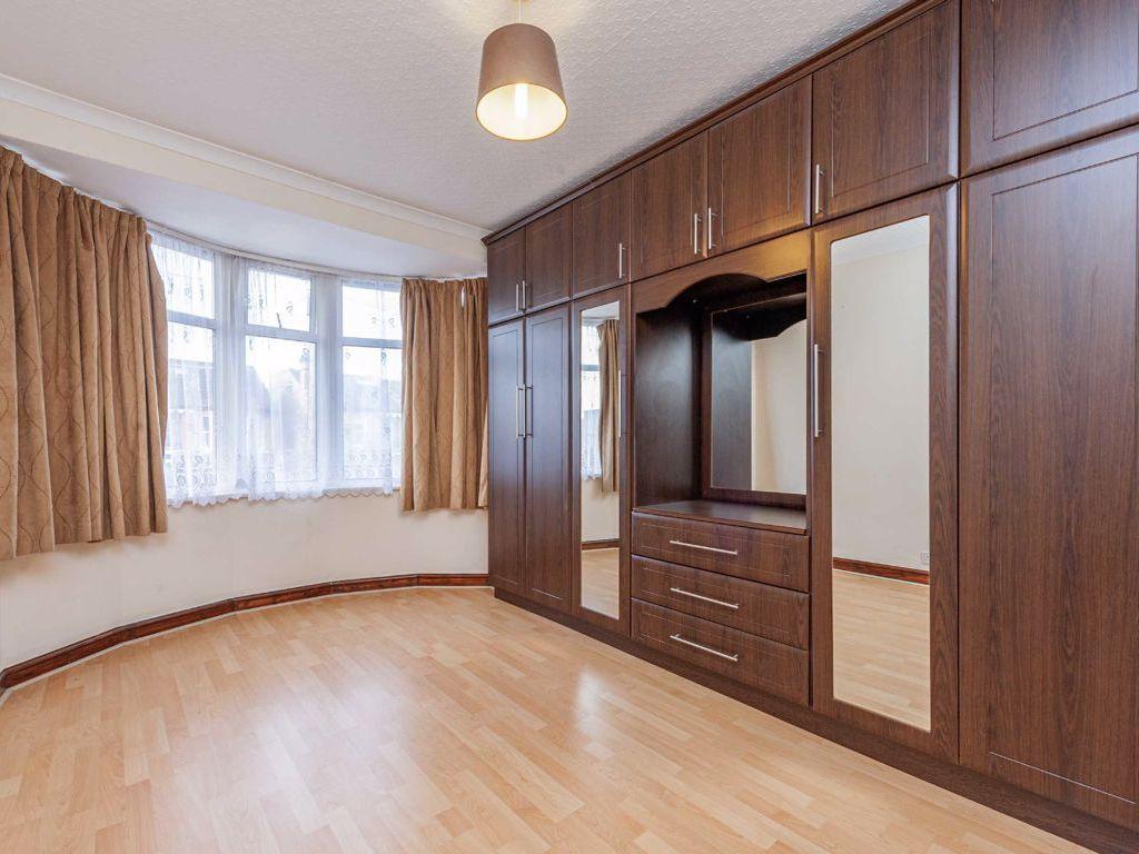 Walk-in wardrobe