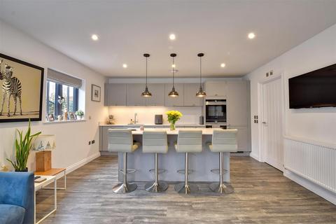 4 bedroom semi-detached house for sale, Fullers Way, Biddenden, Ashford