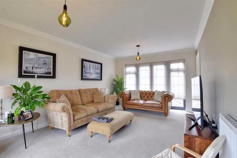 4 bedroom semi-detached house for sale, Fullers Way, Biddenden, Ashford