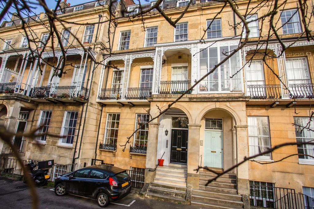 Gl50 1lr Lansdown Place Cheltenham GL50 1 bed flat - £940 pcm (£217 pw)