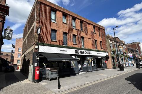 2 bedroom apartment to rent, High Street, Brentwood