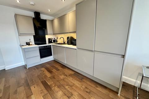 2 bedroom apartment to rent, High Street, Brentwood
