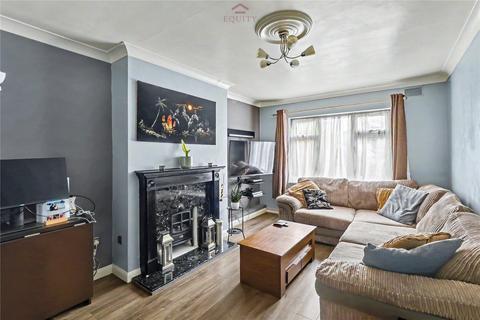 2 bedroom maisonette for sale, Lyndhurst Gardens, Enfield, Greater London, EN1