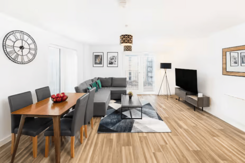 3 bedroom flat to rent, Townsend Way, Birmingham B1