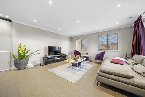 3 bedroom flat for sale, Hope Close, London