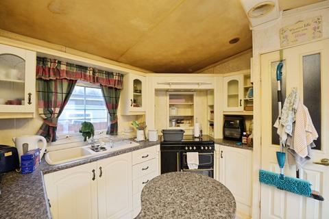 2 bedroom detached house for sale, Sunset Drive, Havering-Atte-Bower, Romford, RM4