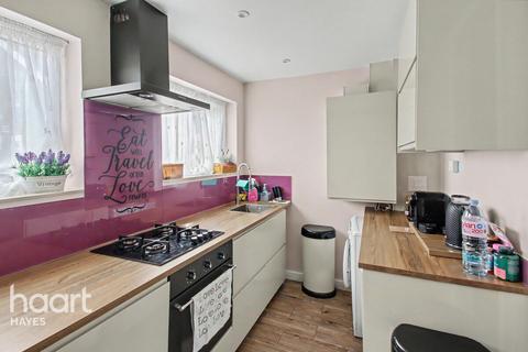 2 bedroom apartment to rent, Fairey Avenue, Hayes