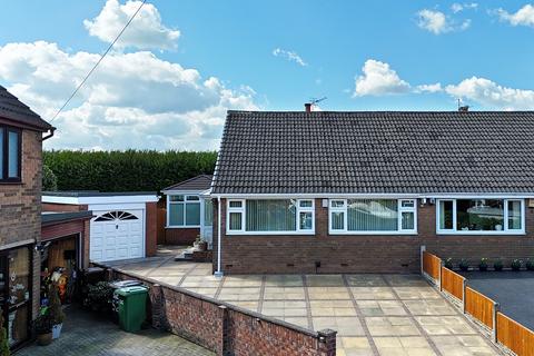 2 bedroom semi-detached house for sale, Leacroft, Ashton-In-Makerfield, Wigan, WN4 0LN