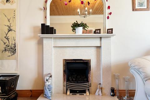 2 bedroom semi-detached house for sale, Leacroft, Ashton-In-Makerfield, Wigan, WN4 0LN